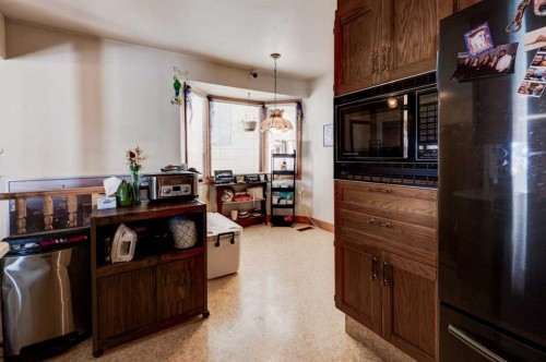 720 22 Avenue Nw, Calgary, AB - Indoor