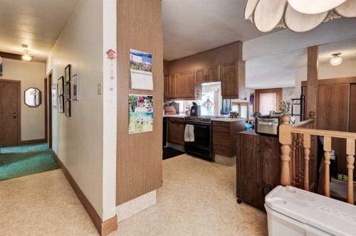 720 22 Avenue Nw, Calgary, AB - Indoor