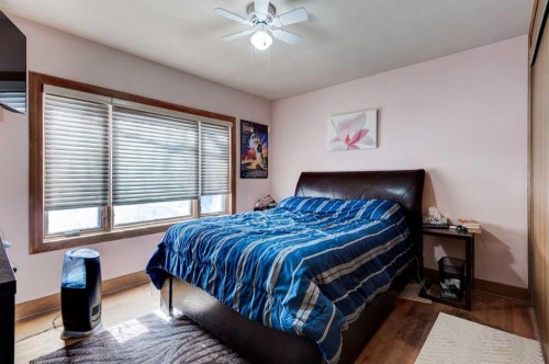 720 22 Avenue Nw, Calgary, AB - Indoor Photo Showing Bedroom
