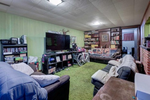 720 22 Avenue Nw, Calgary, AB - Indoor