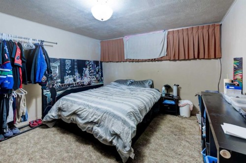 720 22 Avenue Nw, Calgary, AB - Indoor Photo Showing Bedroom