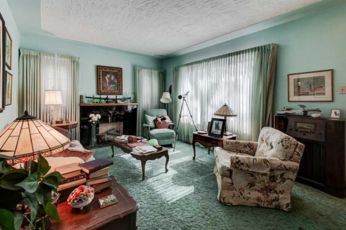 720 22 Avenue Nw, Calgary, AB - Indoor Photo Showing Living Room