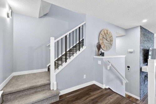 322 Masters Row Se, Calgary, AB - Indoor Photo Showing Other Room