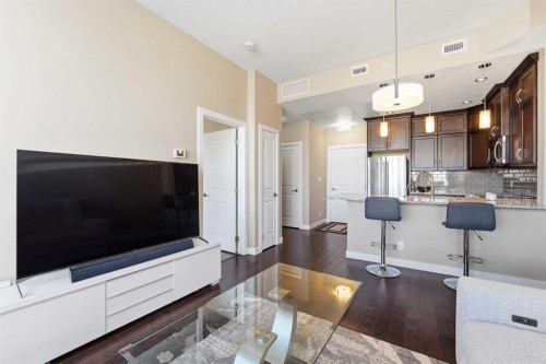 705-24 Varsity Estates Circle Nw, Calgary, AB - Indoor