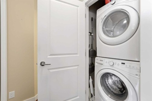 705-24 Varsity Estates Circle Nw, Calgary, AB - Indoor Photo Showing Laundry Room