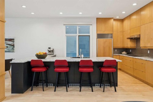 3834 1A Street Sw, Calgary, AB - Indoor Photo Showing Kitchen With Upgraded Kitchen