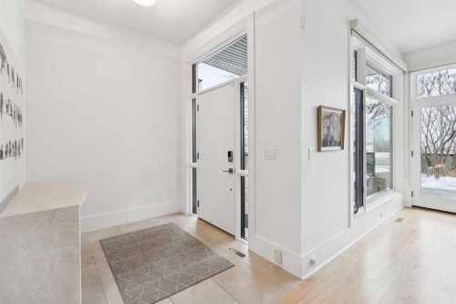 3834 1A Street Sw, Calgary, AB - Indoor Photo Showing Other Room