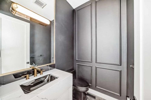 515 34A Street Nw, Calgary, AB - Indoor