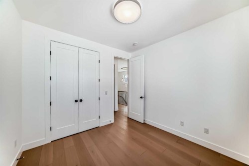 515 34A Street Nw, Calgary, AB - Indoor Photo Showing Other Room