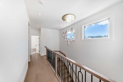 515 34A Street Nw, Calgary, AB - Indoor Photo Showing Other Room