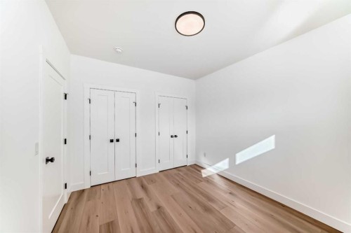 515 34A Street Nw, Calgary, AB - Indoor Photo Showing Other Room