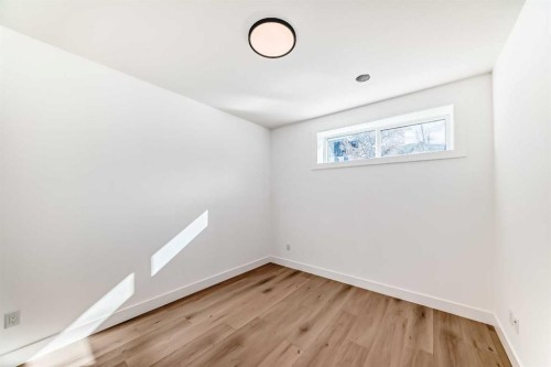 515 34A Street Nw, Calgary, AB - Indoor Photo Showing Other Room