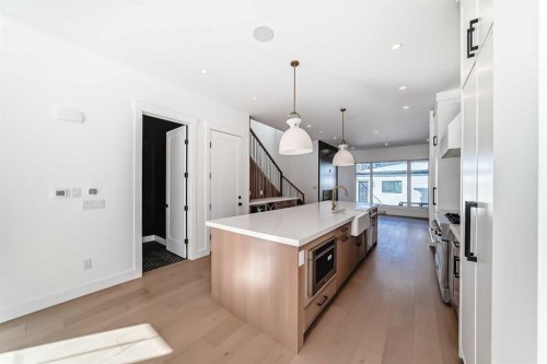 515 34A Street Nw, Calgary, AB - Indoor