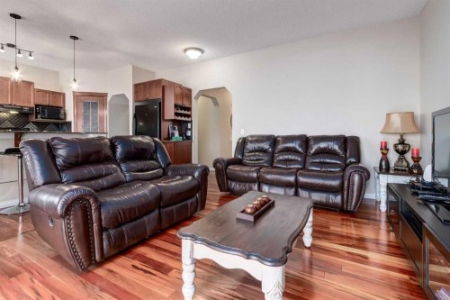 82 Everglen Crescent Sw, Calgary, AB - Indoor Photo Showing Living Room