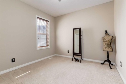 82 Everglen Crescent Sw, Calgary, AB - Indoor Photo Showing Other Room