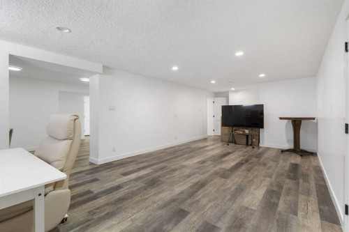 4 Varview Place Nw, Calgary, AB - Indoor