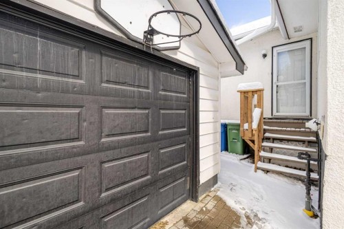 4 Varview Place Nw, Calgary, AB -  With Exterior