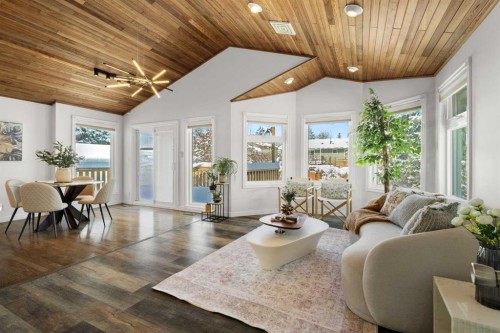 4 Varview Place Nw, Calgary, AB - Indoor Photo Showing Living Room
