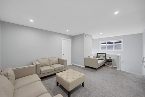 127 Calhoun Crescent Ne, Calgary, AB - Indoor