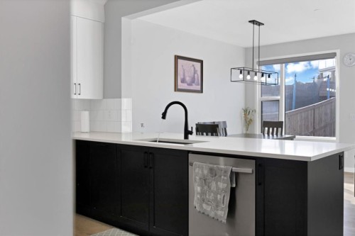 127 Calhoun Crescent Ne, Calgary, AB - Indoor Photo Showing Kitchen