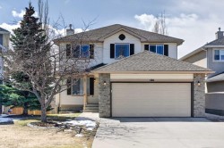 186 Royal Birkdale Crescent NW Calgary, AB T3G 5R8
