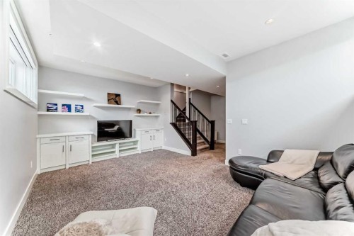 4640 15 Avenue Nw, Calgary, AB - Indoor