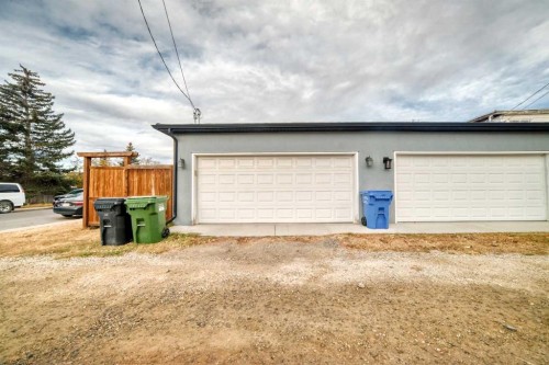 4640 15 Avenue Nw, Calgary, AB - Outdoor