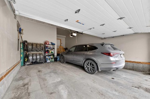 148 Walden Square Se, Calgary, AB - Indoor Photo Showing Garage