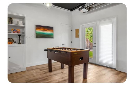 714 7 Avenue Ne, Calgary, AB - Indoor Photo Showing Other Room