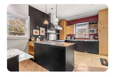 714 7 Avenue Ne, Calgary, AB - Indoor Photo Showing Kitchen With Upgraded Kitchen