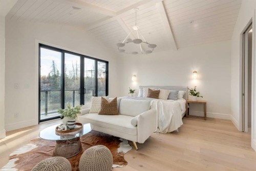 412 40 Avenue Sw, Calgary, AB - Indoor Photo Showing Living Room