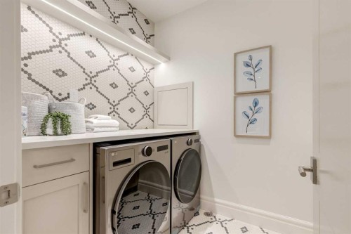 412 40 Avenue Sw, Calgary, AB - Indoor Photo Showing Laundry Room