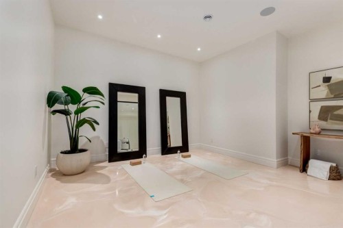 412 40 Avenue Sw, Calgary, AB - Indoor Photo Showing Other Room