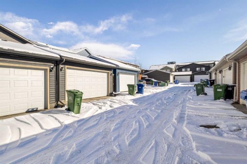 45 Howse Street Ne, Calgary, AB - Outdoor