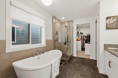 24 Cranbrook Cape Se, Calgary, AB - Indoor Photo Showing Bathroom
