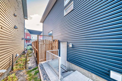 423 Redstone Drive Ne, Calgary, AB - Outdoor