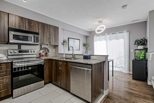 10 Chaparral Ridge Park Se, Calgary, AB - Indoor Photo Showing Kitchen