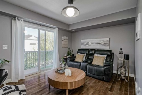 10 Chaparral Ridge Park Se, Calgary, AB - Indoor Photo Showing Living Room
