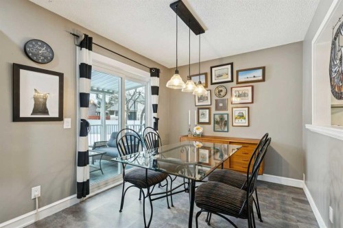 48 Deer Ridge Close Se, Calgary, AB - Indoor Photo Showing Dining Room