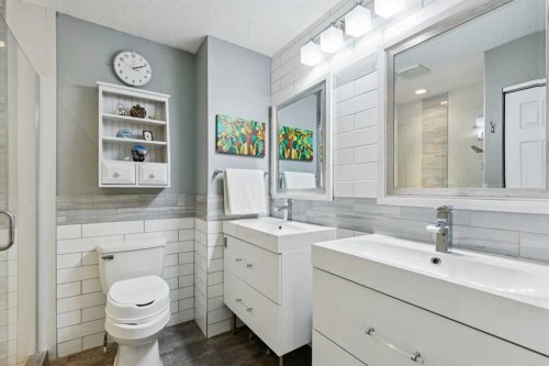 48 Deer Ridge Close Se, Calgary, AB - Indoor Photo Showing Bathroom