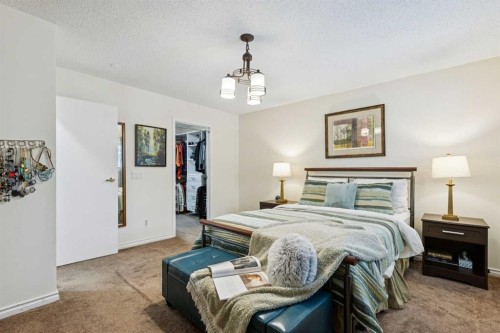 48 Deer Ridge Close Se, Calgary, AB - Indoor Photo Showing Bedroom