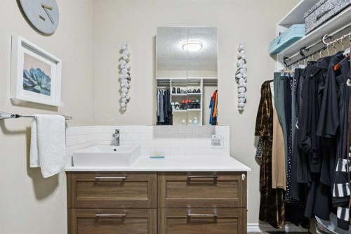 48 Deer Ridge Close Se, Calgary, AB - Indoor Photo Showing Other Room