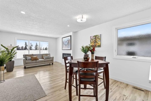 4311 Dovercrest Drive Se, Calgary, AB - Indoor