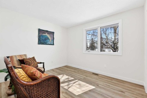 4311 Dovercrest Drive Se, Calgary, AB - Indoor