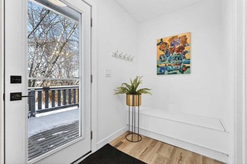 4311 Dovercrest Drive Se, Calgary, AB - Indoor Photo Showing Other Room