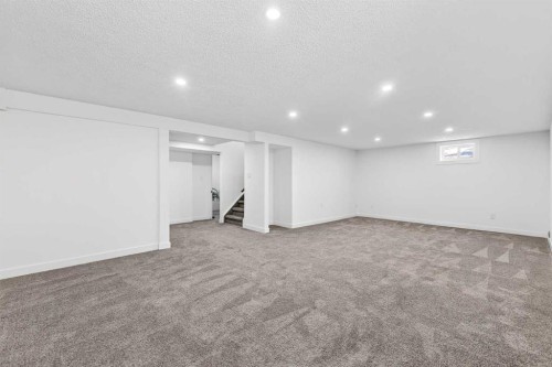 4311 Dovercrest Drive Se, Calgary, AB - Indoor Photo Showing Other Room