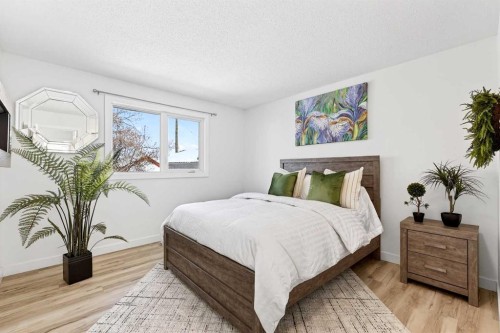 4311 Dovercrest Drive Se, Calgary, AB - Indoor Photo Showing Bedroom
