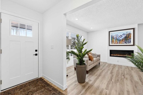 4311 Dovercrest Drive Se, Calgary, AB - Indoor With Fireplace