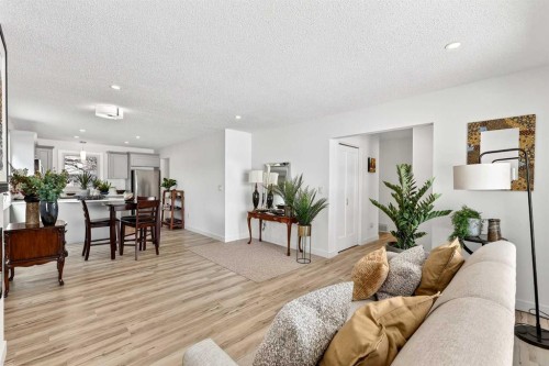 4311 Dovercrest Drive Se, Calgary, AB - Indoor Photo Showing Living Room