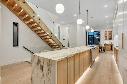 2008 8 Avenue Se, Calgary, AB - Indoor Photo Showing Other Room